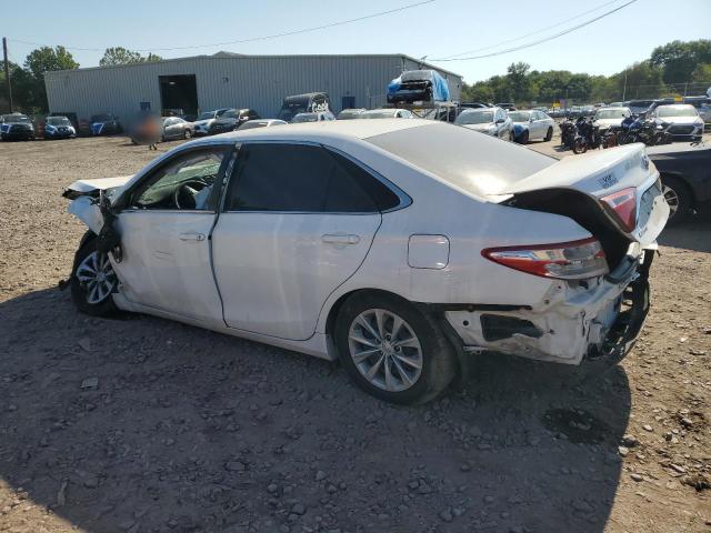 4T1BF1FK6HU343319 - 2017 TOYOTA CAMRY LE WHITE photo 2