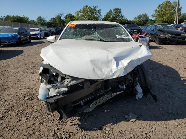 4T1BF1FK6HU343319 - 2017 TOYOTA CAMRY LE WHITE photo 5