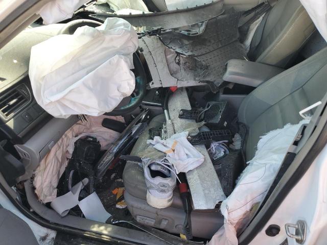 4T1BF1FK6HU343319 - 2017 TOYOTA CAMRY LE WHITE photo 7