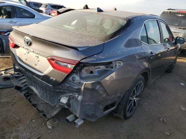 4T1G11AK6MU536382 - 2021 TOYOTA CAMRY SE GRAY photo 3