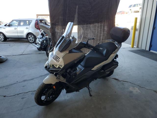 WB40C6305PS904415 - 2023 BMW C 400 GT TWO TONE photo 2