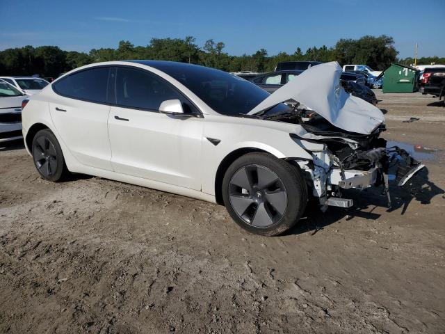 5YJ3E1EA8MF921606 - 2021 TESLA MODEL 3 WHITE photo 4