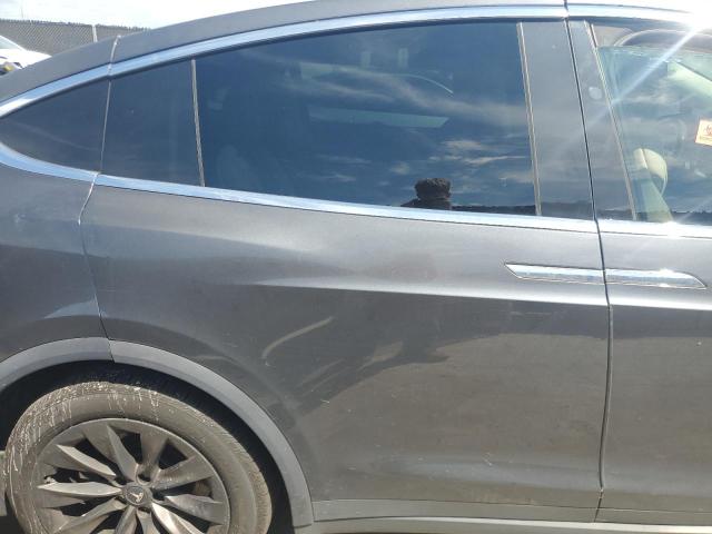 5YJXCBE2XHF059257 - 2017 TESLA MODEL X GRAY photo 11