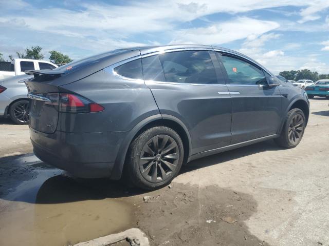 5YJXCBE2XHF059257 - 2017 TESLA MODEL X GRAY photo 3