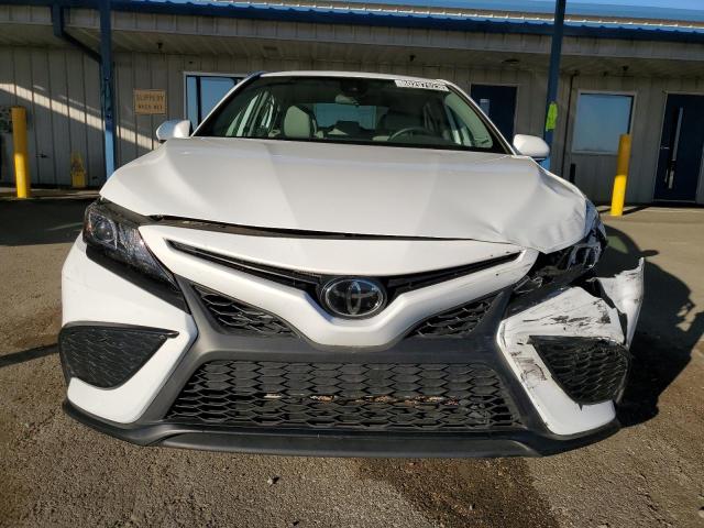 4T1G11AK3PU733806 - 2023 TOYOTA CAMRY SE NIGHT SHADE WHITE photo 5