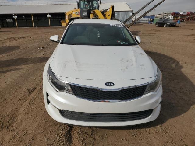 KNAGT4L38J5206221 - 2018 KIA OPTIMA LX WHITE photo 5