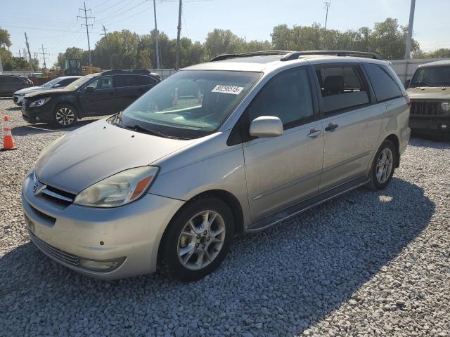 2004 TOYOTA SIENNA XLE, 