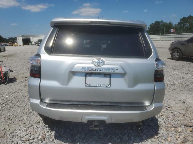 JTEZU5JR8J5178261 - 2018 TOYOTA 4RUNNER SR5 SILVER photo 6