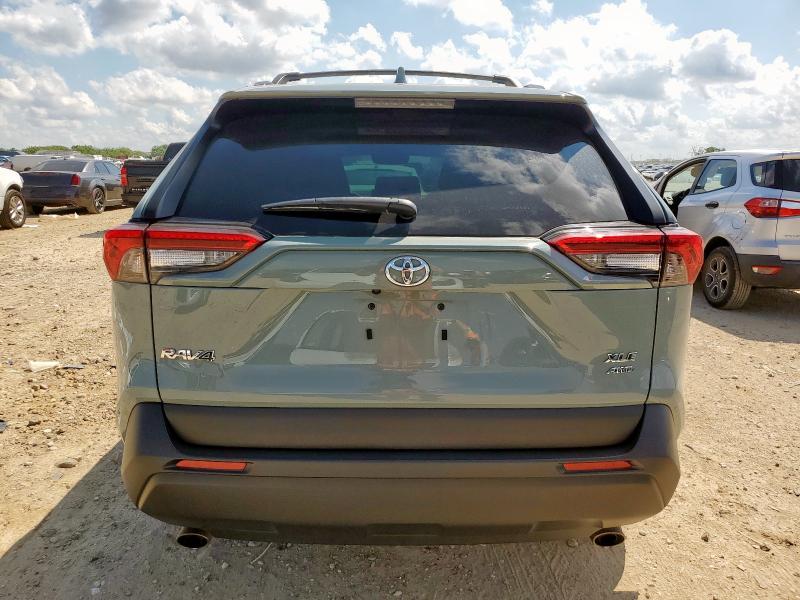 2T3P1RFV5PW359420 - 2023 TOYOTA RAV4 XLE GRAY photo 6