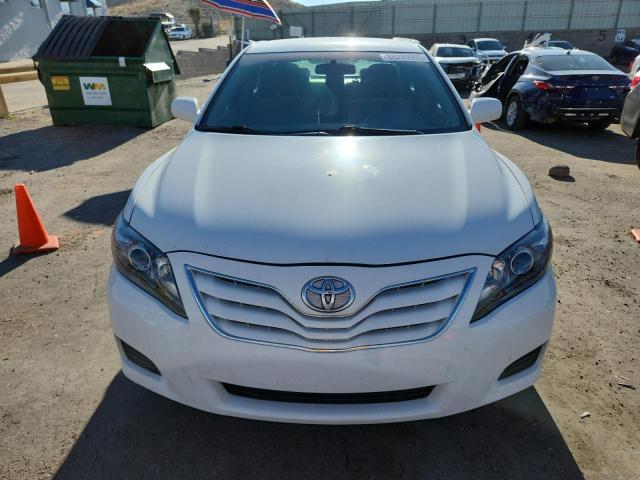 4T4BF3EK4BR211220 - 2011 TOYOTA CAMRY BASE Beyaz fotoğraf 5