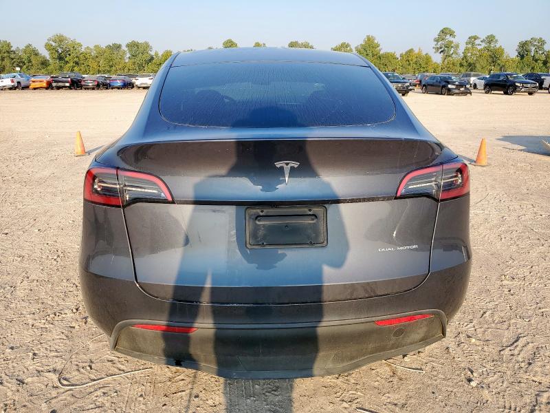 7SAYGDEE3PA052180 - 2023 TESLA MODEL Y Сірий фото 6