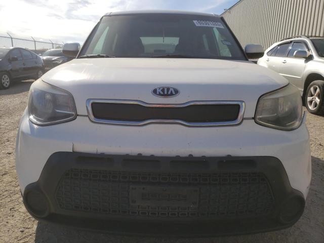 KNDJN2A20G7262460 - 2016 KIA SOUL WHITE photo 5