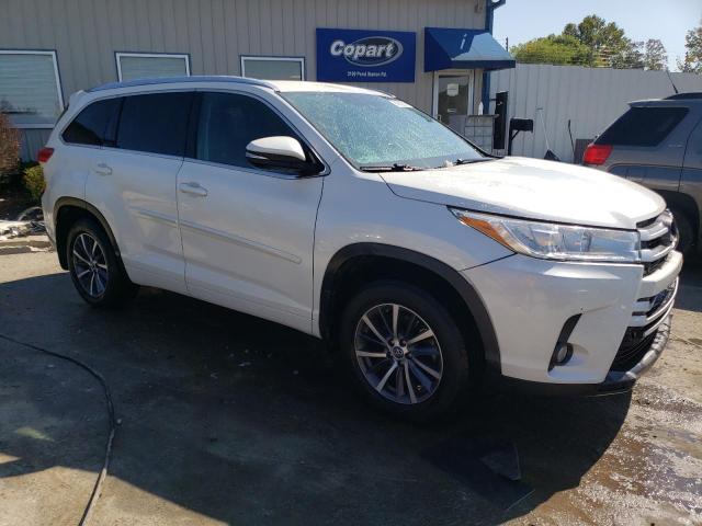 5TDKZRFH6JS538961 - 2018 TOYOTA HIGHLANDER SE თეთრი ფოტო 4