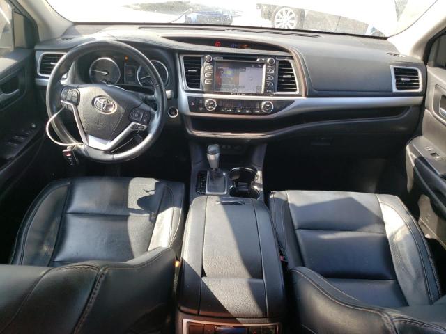 5TDKZRFH6JS538961 - 2018 TOYOTA HIGHLANDER SE თეთრი ფოტო 8