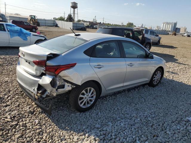 3KPC24A38JE023381 - 2018 HYUNDAI ACCENT SE 银色 照片 3