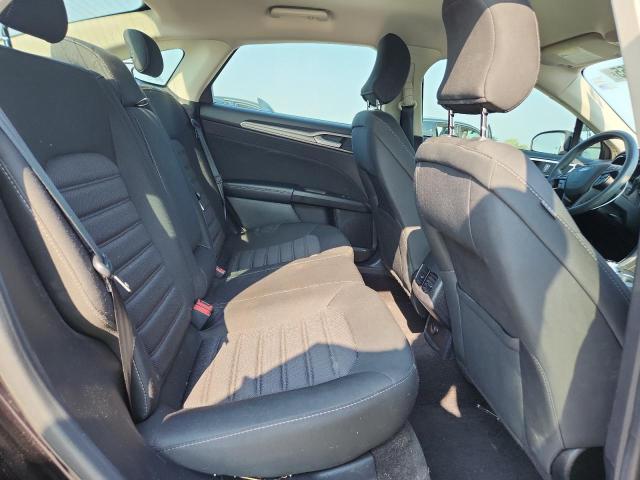 3FA6P0LU5KR105355 - 2019 FORD FUSION SE Schwarz Foto 10