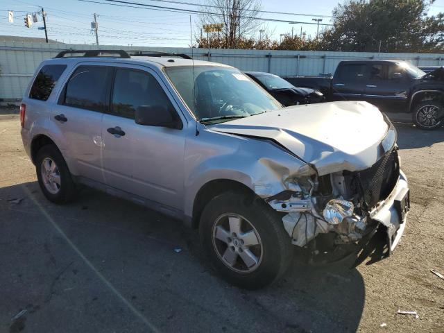 1FMCU03729KD06365 - 2009 FORD ESCAPE XLT SILVER photo 4