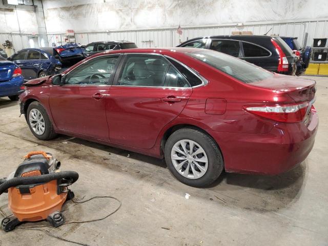 4T1BF1FK4HU791767 - 2017 TOYOTA CAMRY LE RED photo 2