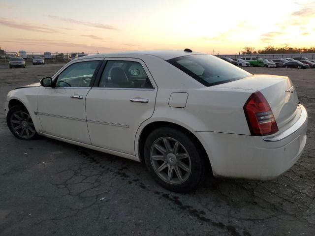 2C3AA63H65H144097 - 2005 CHRYSLER 300C CREAM photo 2