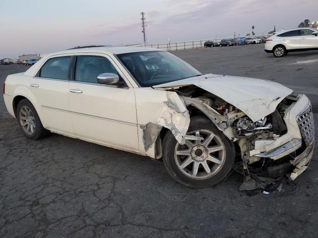 2C3AA63H65H144097 - 2005 CHRYSLER 300C CREAM photo 4