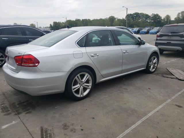 1VWBV7A33FC053484 - 2015 VOLKSWAGEN PASSAT SE Gümüş foto 3