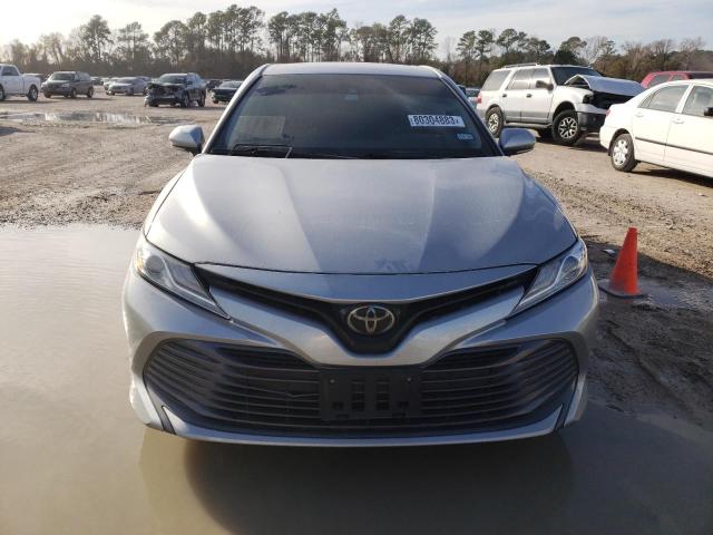 4T1B11HK1KU842970 - 2019 TOYOTA CAMRY L SILVER photo 5