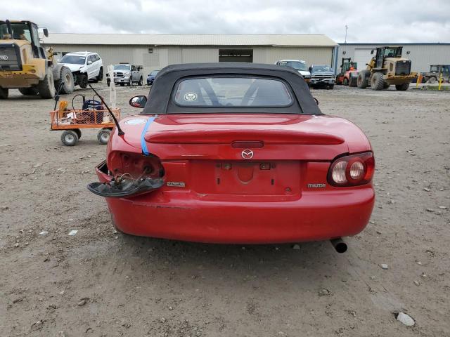 JM1NB353X20229504 - 2002 MAZDA MX-5 MIATA BASE RED photo 6
