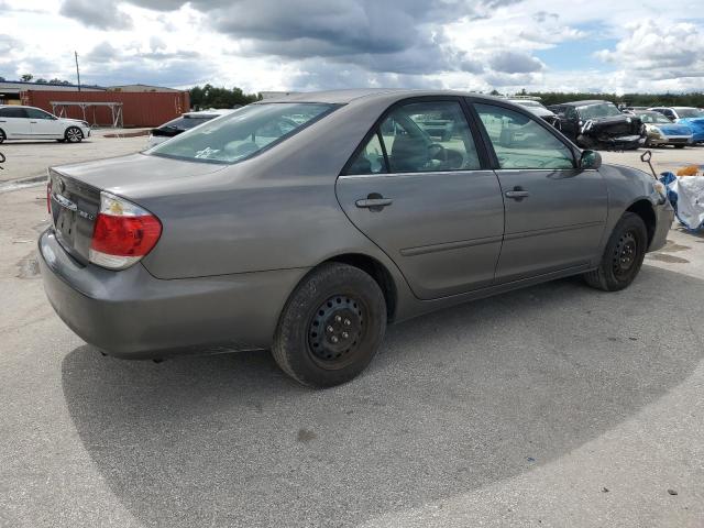 4T1BE32K35U553263 - 2005 TOYOTA CAMRY LE GRAY photo 3