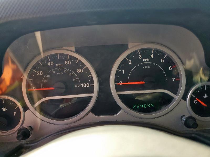 1J4GB59168L530432 - 2008 JEEP WRANGLER U SAHARA BLACK photo 9