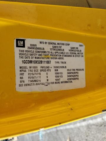 1GCDM19X52B111887 - 2002 CHEVROLET ASTRO YELLOW photo 13