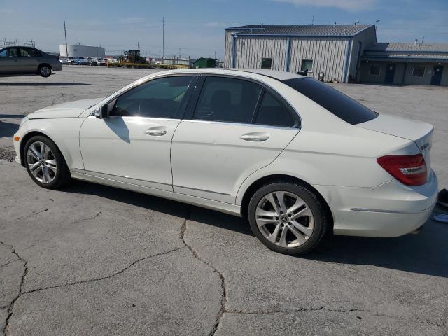 WDDGF8BB1CA719711 - 2012 MERCEDES-BENZ C 300 4MATIC WHITE photo 2