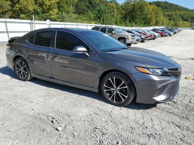 4T1B11HK8JU543765 - 2018 TOYOTA CAMRY L GRAY photo 4