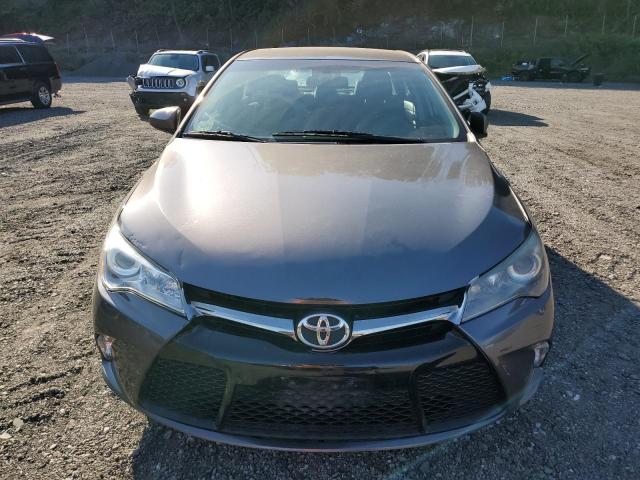 4T1BF1FK2HU415083 - 2017 TOYOTA CAMRY LE GRAY photo 5