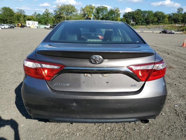 4T1BF1FK2HU415083 - 2017 TOYOTA CAMRY LE GRAY photo 6