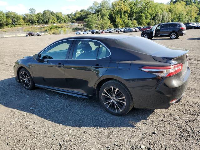 4T1B11HK4JU569506 - 2018 TOYOTA CAMRY L BLACK photo 2