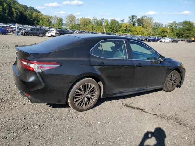 4T1B11HK4JU569506 - 2018 TOYOTA CAMRY L BLACK photo 3