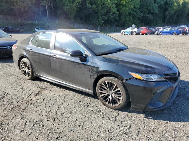 4T1B11HK4JU569506 - 2018 TOYOTA CAMRY L BLACK photo 4