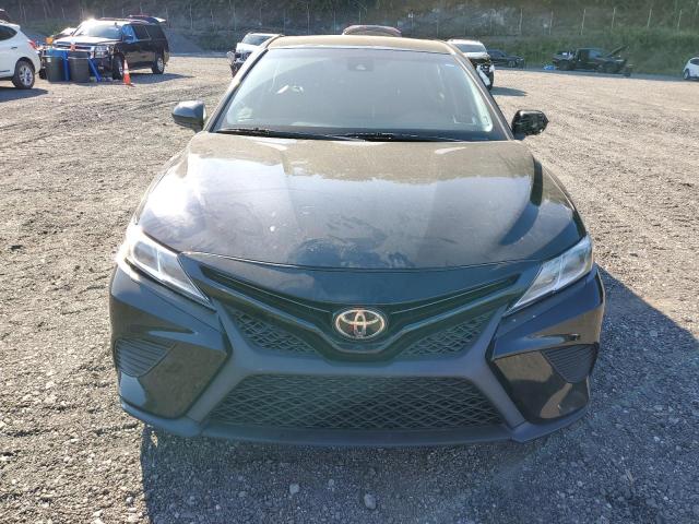 4T1B11HK4JU569506 - 2018 TOYOTA CAMRY L BLACK photo 5