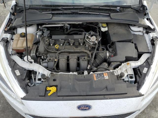 1FADP3F28HL294075 - 2017 FORD FOCUS SE WHITE photo 11