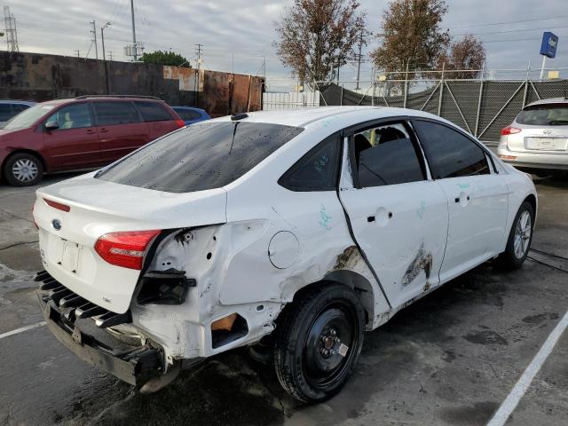 1FADP3F28HL294075 - 2017 FORD FOCUS SE WHITE photo 3