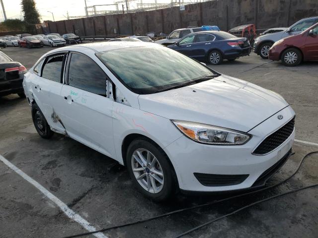 1FADP3F28HL294075 - 2017 FORD FOCUS SE WHITE photo 4