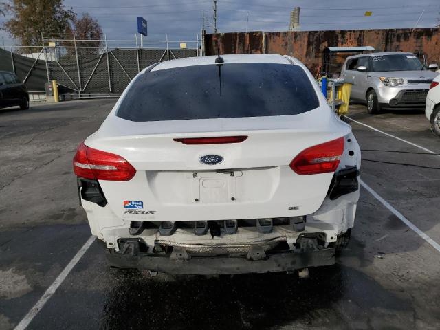 1FADP3F28HL294075 - 2017 FORD FOCUS SE WHITE photo 6