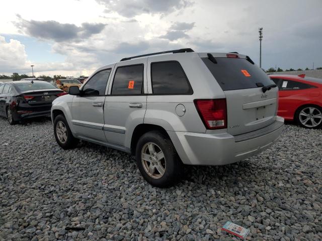 1J8GS48K67C517746 - 2007 JEEP GRAND CHER LAREDO SILVER photo 2