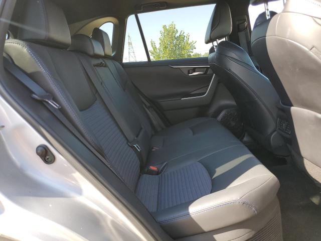 2T3RWRFV1MW122655 - 2021 TOYOTA RAV4 XLE SILVER photo 11
