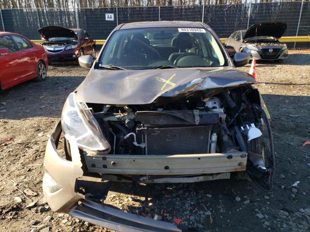 3N1CN7AP0FL818376 - 2015 NISSAN VERSA S GRAY photo 5