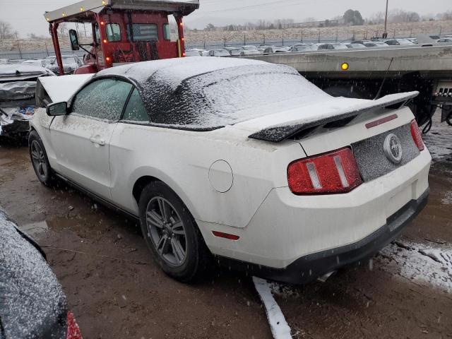 1ZVBP8EM9C5230526 - 2012 FORD MUSTANG WHITE photo 2