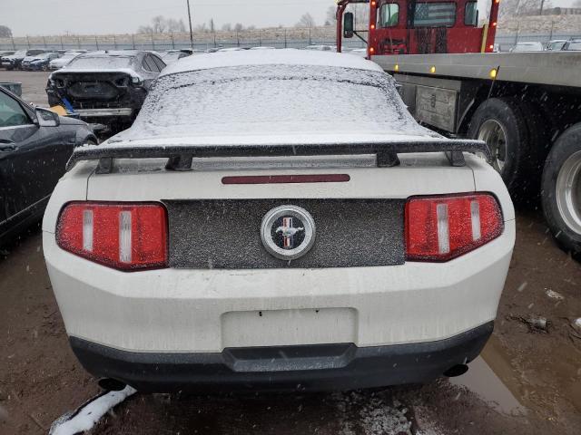 1ZVBP8EM9C5230526 - 2012 FORD MUSTANG WHITE photo 6