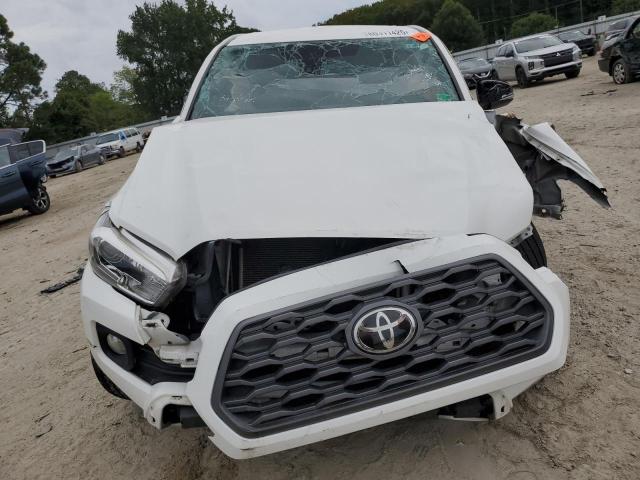3TMCZ5AN9MM372319 - 2021 TOYOTA TACOMA DOUBLE CAB WHITE photo 5