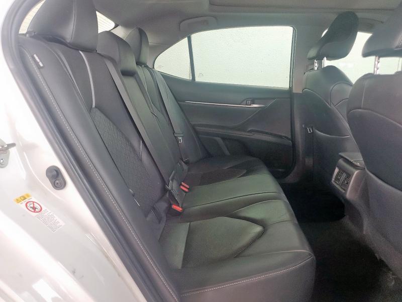 4T1B61HK0JU150151 - 2018 TOYOTA CAMRY XSE თეთრი ფოტო 10