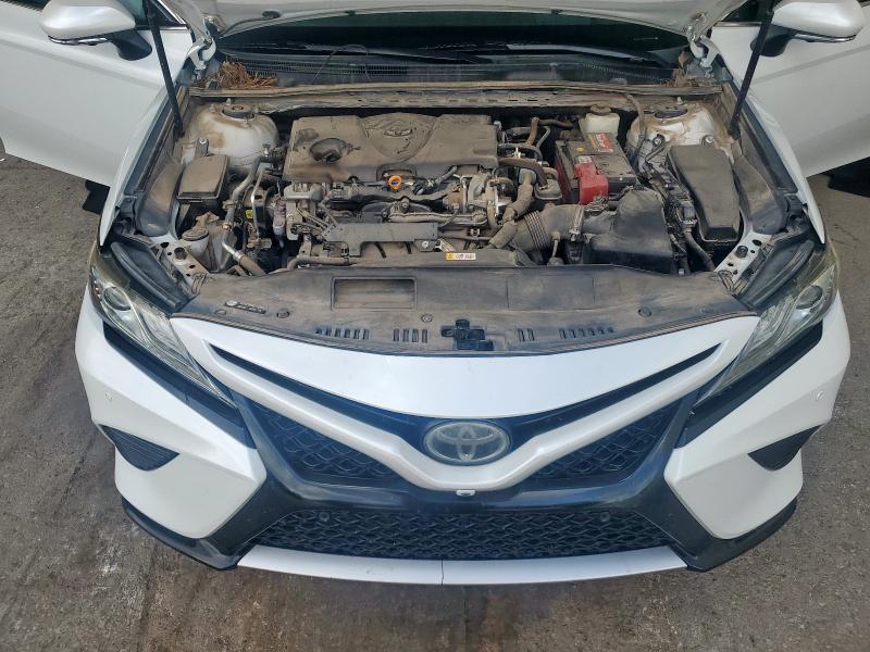 4T1B61HK0JU150151 - 2018 TOYOTA CAMRY XSE თეთრი ფოტო 11
